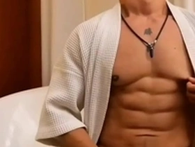 Gay masseur fulfills lonely daddy's sexual need