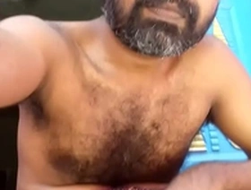 Hot desi cock in hand job action in this xvideo