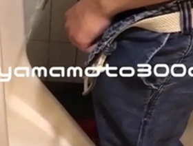 Gay Japanese piss scene in a bathroom