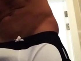 Diego Barros e Seu Pau Monstro Duraç_o na Sunga / Hard Big Cock