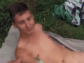 He finds a cute dude fully naked sunbathing & asks if he is willing to do dirty thing with him - bigstr